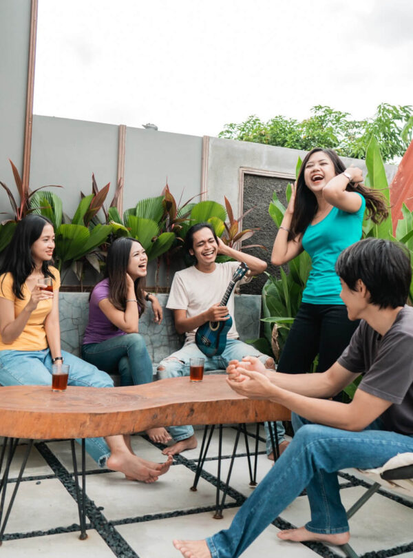 backyard-hangout